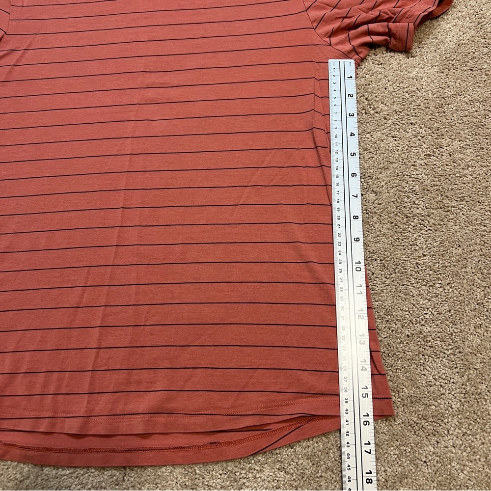 Men’s Lululemon 5 Year Basic Tee Size Medium - image 4